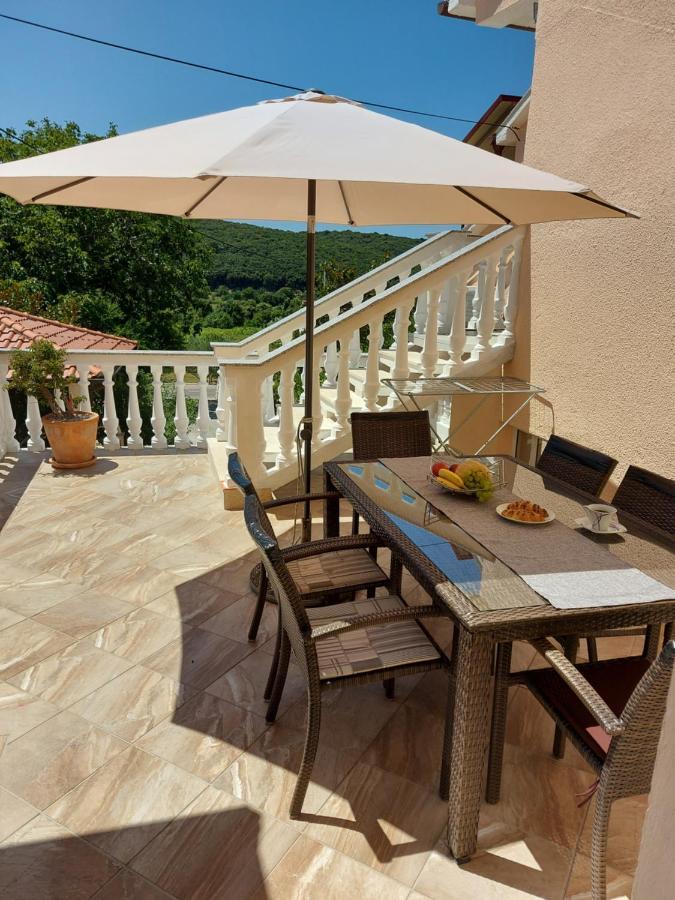 Apartmán Apartman Larisa Kampor Exteriér fotografie