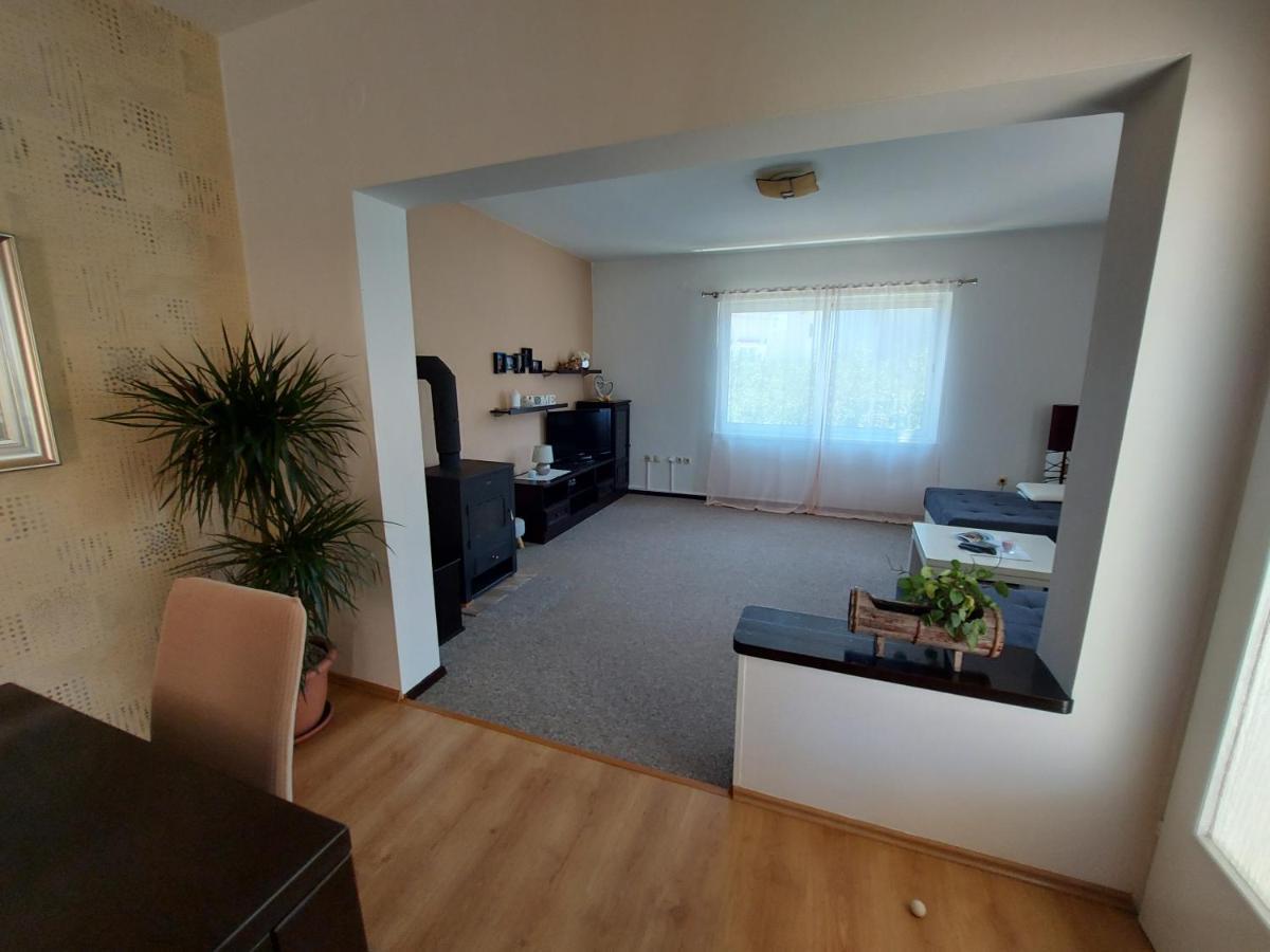 Apartmán Apartman Larisa Kampor Exteriér fotografie