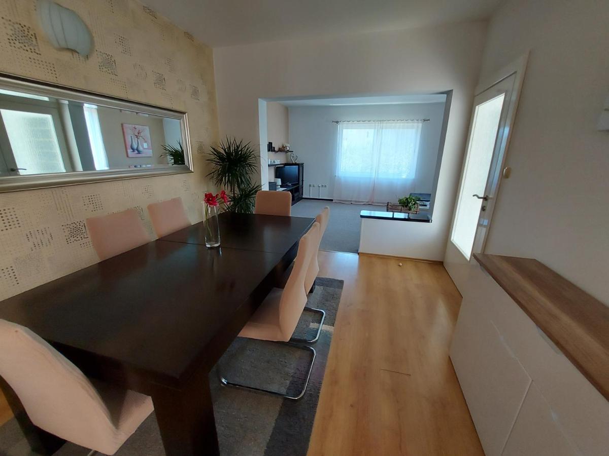 Apartmán Apartman Larisa Kampor Exteriér fotografie