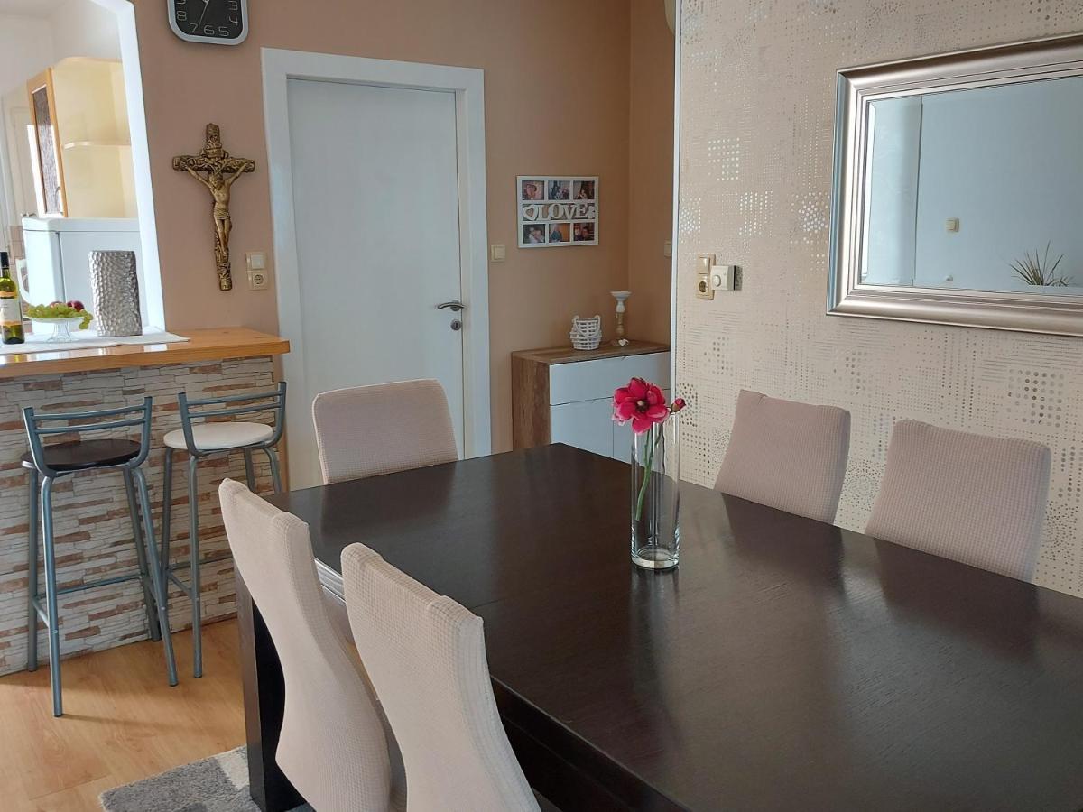 Apartmán Apartman Larisa Kampor Exteriér fotografie