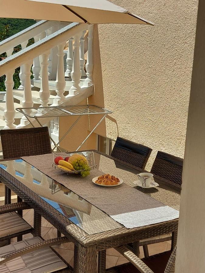 Apartmán Apartman Larisa Kampor Exteriér fotografie