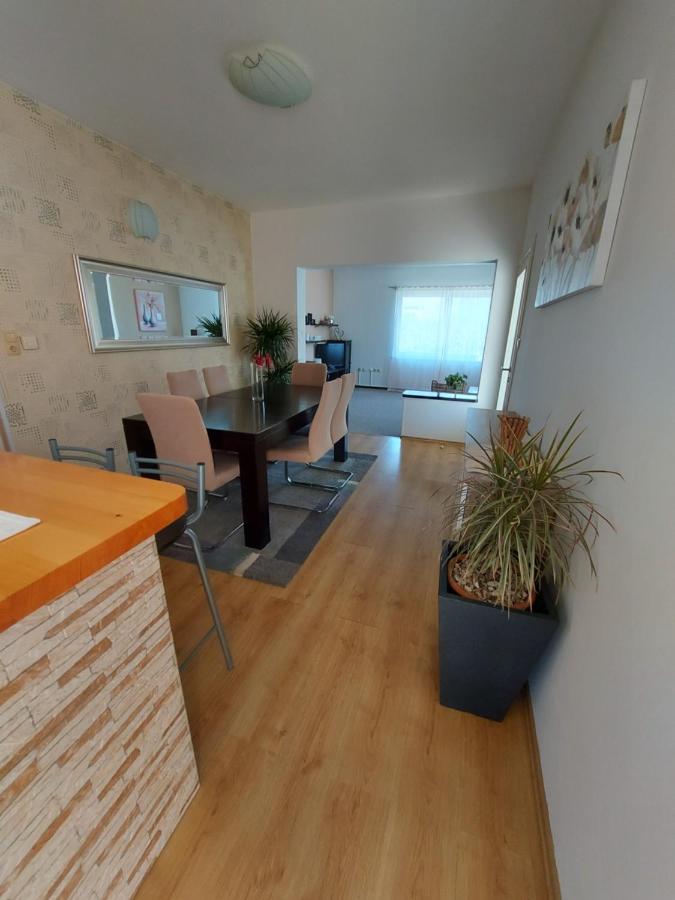 Apartmán Apartman Larisa Kampor Exteriér fotografie