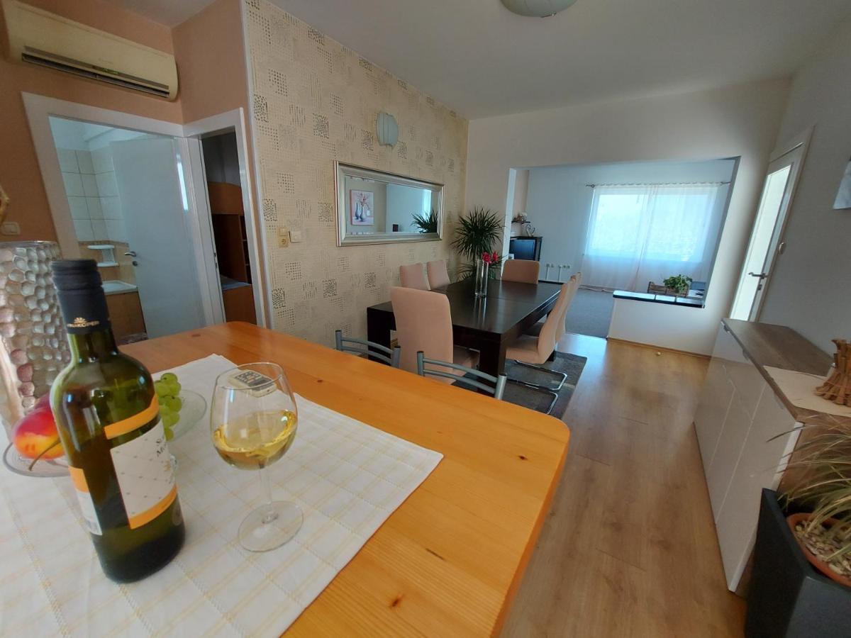 Apartmán Apartman Larisa Kampor Exteriér fotografie
