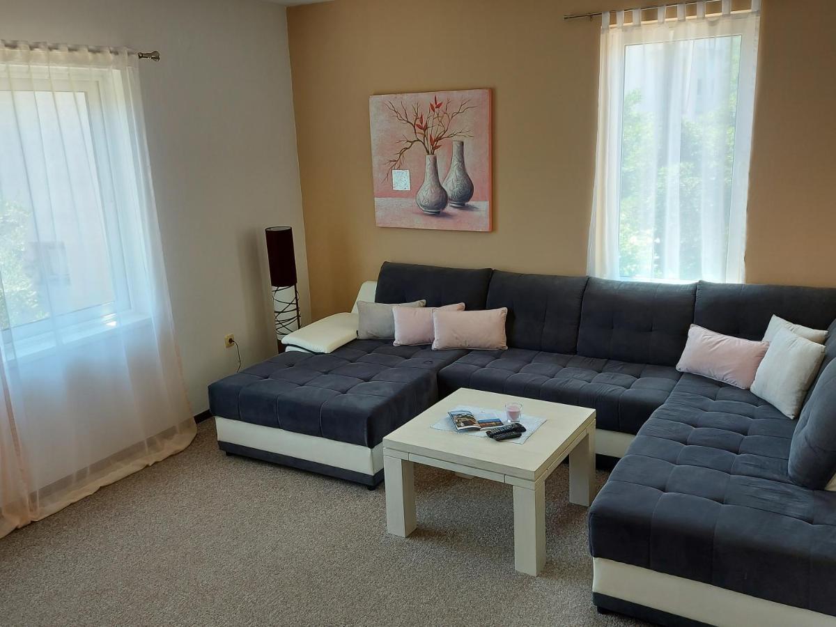Apartmán Apartman Larisa Kampor Exteriér fotografie