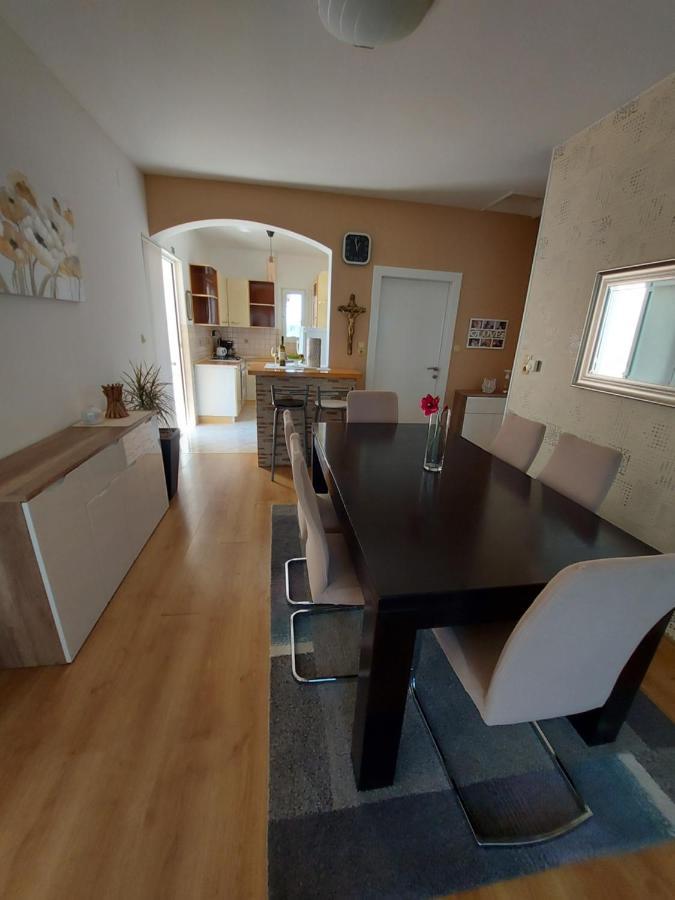 Apartmán Apartman Larisa Kampor Exteriér fotografie