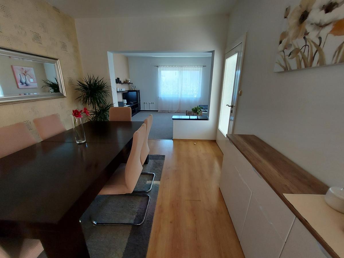 Apartmán Apartman Larisa Kampor Exteriér fotografie