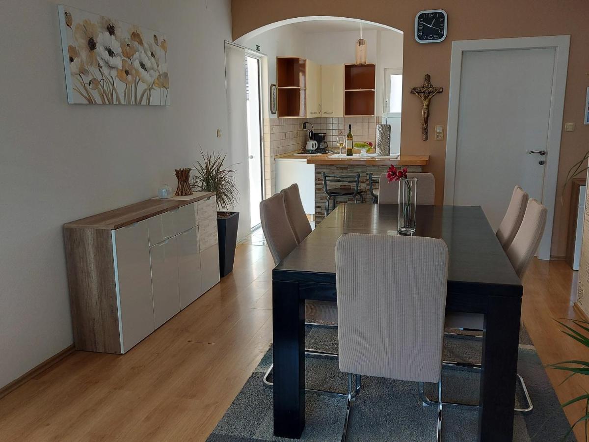 Apartmán Apartman Larisa Kampor Exteriér fotografie